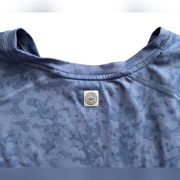 Peter Millar Crown Aurora Collection Star Dust XL Camo Sun Shirt - Picture 5 of 9